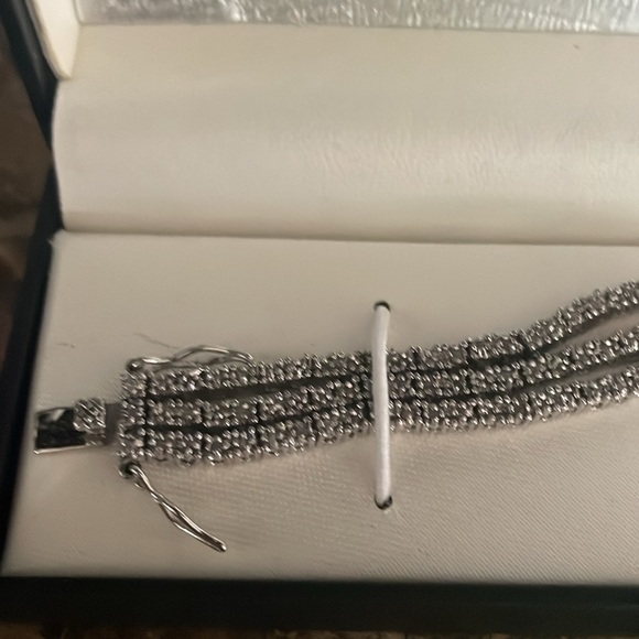 Diamond bracelet - Picture 3 of 5